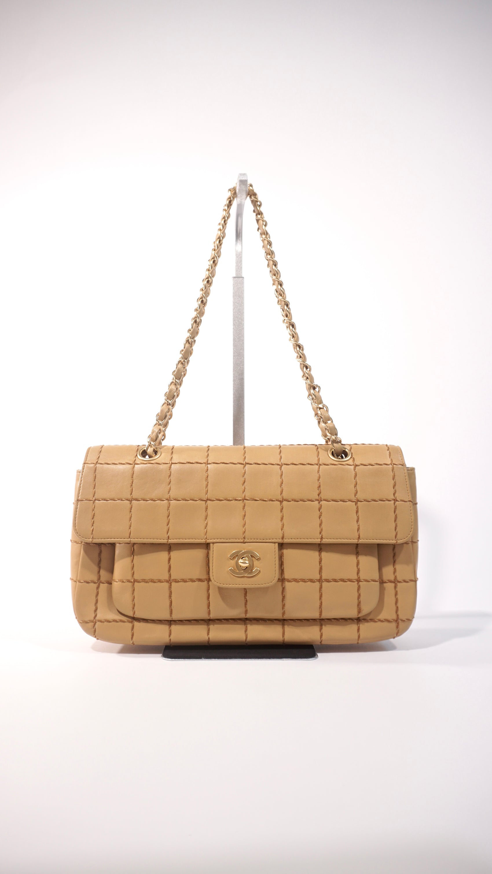 Pre-Owned Chanel Grid Stitch Classic Flap Shoulder Bag in Beige