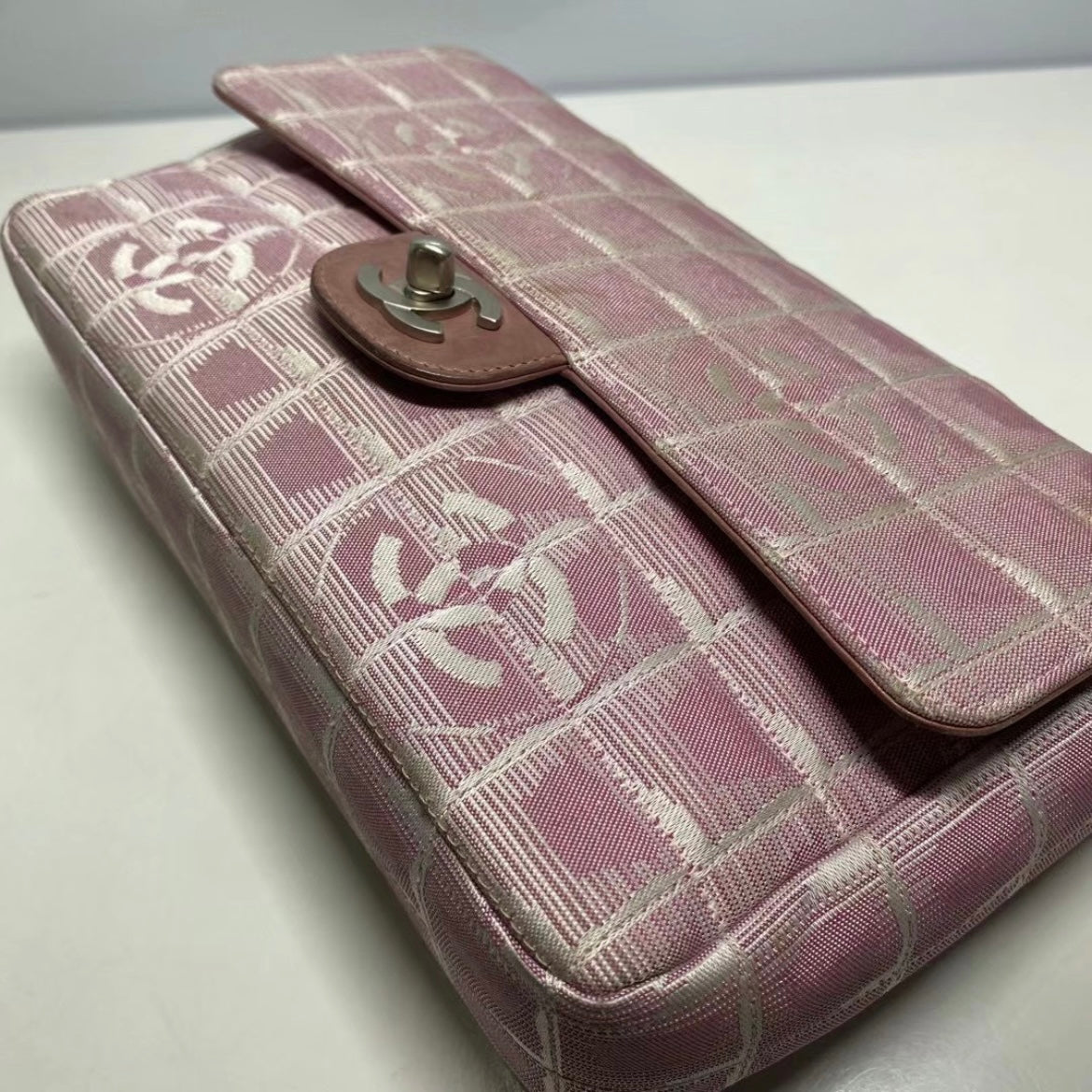 CHANEL CC Travel Line Chocolate Bar Flap Bag Pink - Classic Charmers