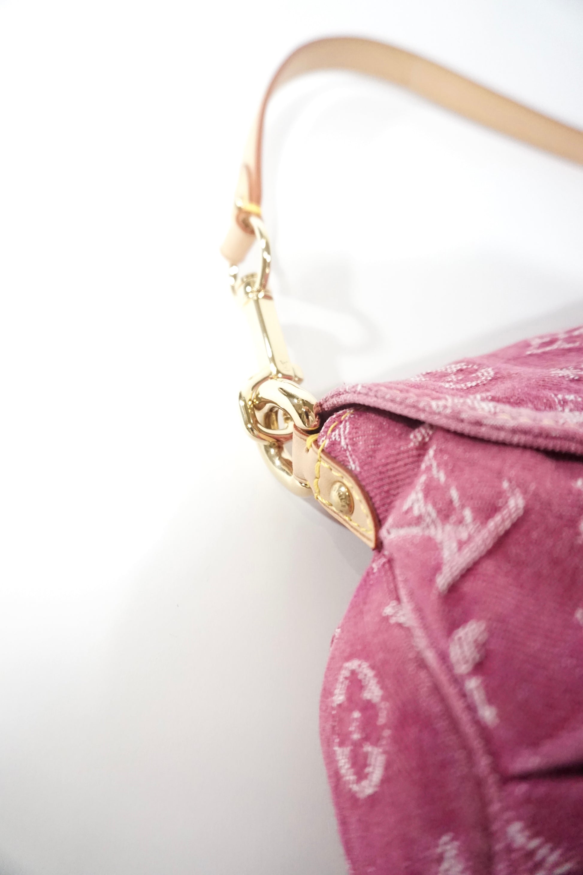 Pre-Owned Louis Vuitton Monogram Denim Pleaty Bag Pink - Classic Charmers