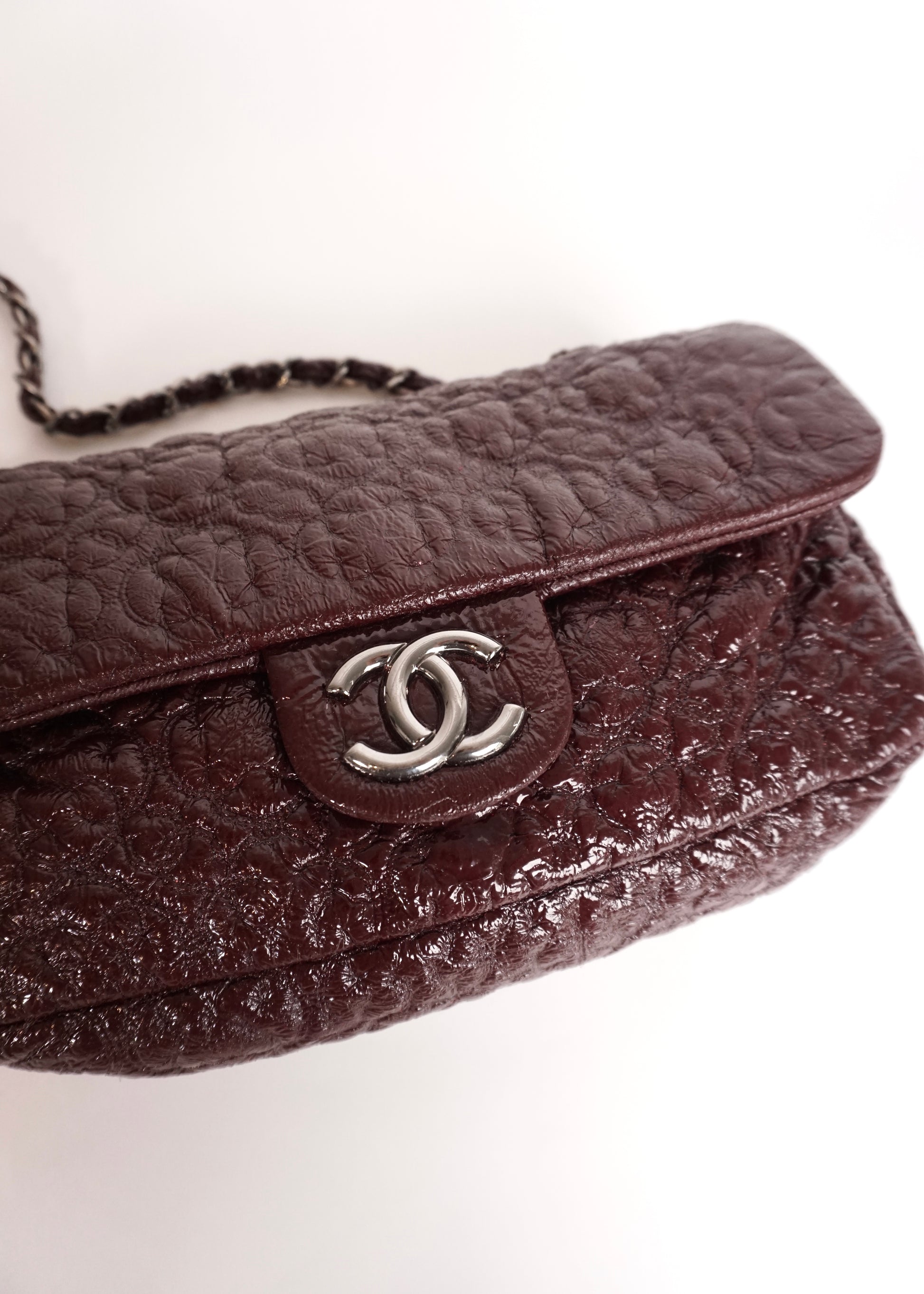 Pre-Owned Chanel Classic Flap Bag Quilted Crinkled Patent Leather Burgundy - Classic Charmers