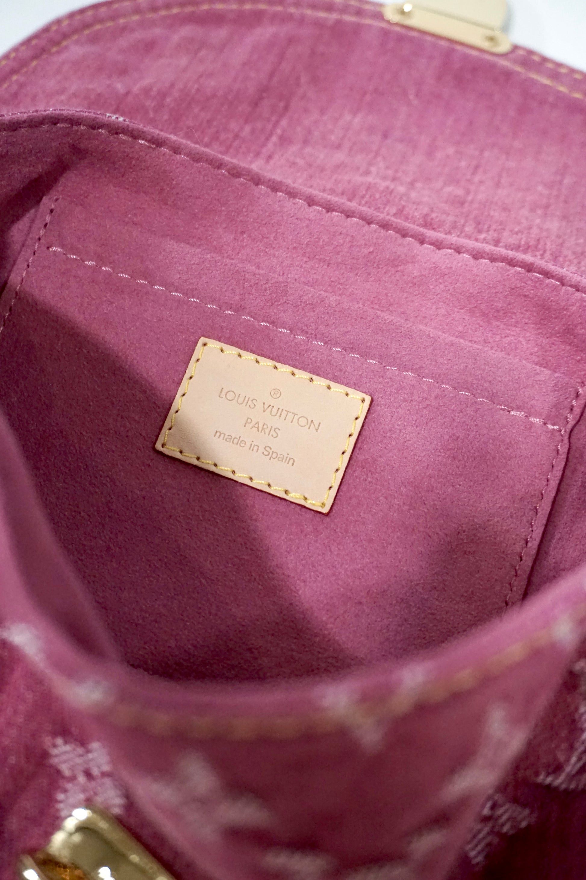 Pre-Owned Louis Vuitton Monogram Denim Pleaty Bag Pink - Classic Charmers