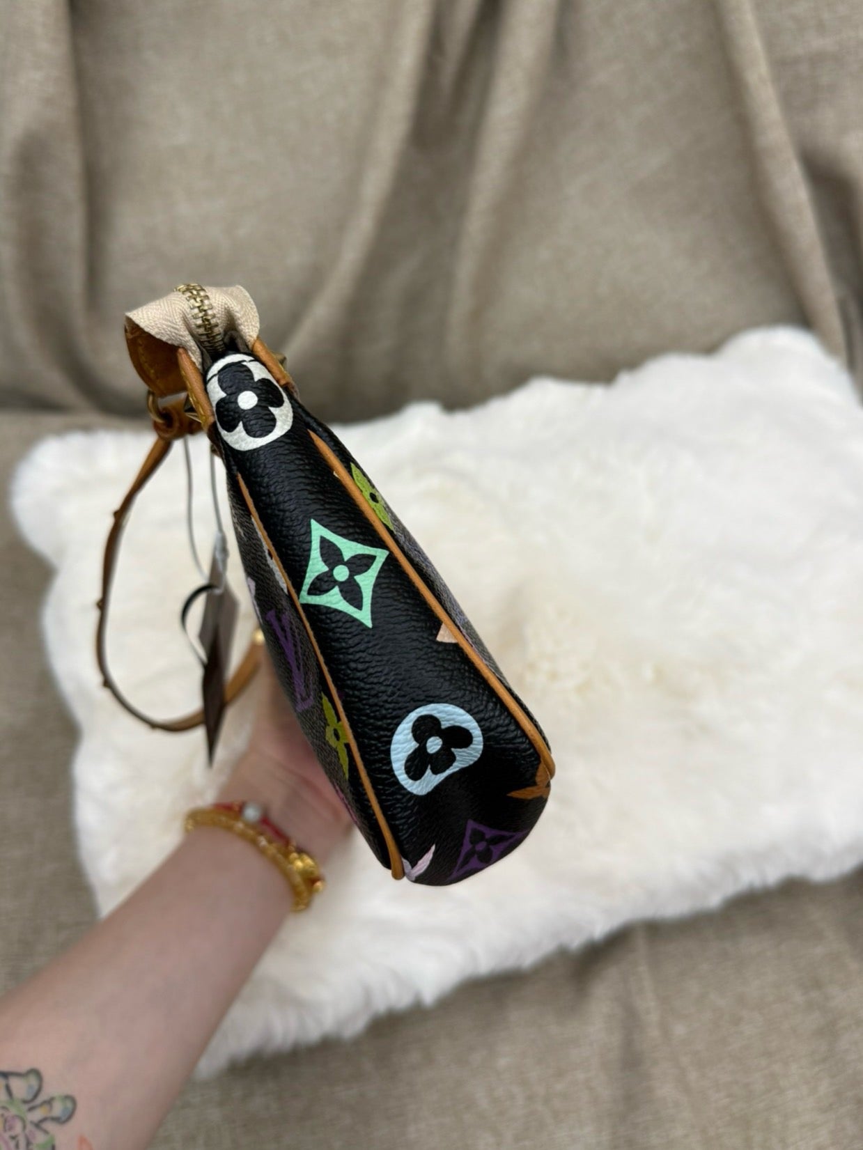 LOUIS VUITTON
Black Monogram Multicolor Accessories Pochette Bag