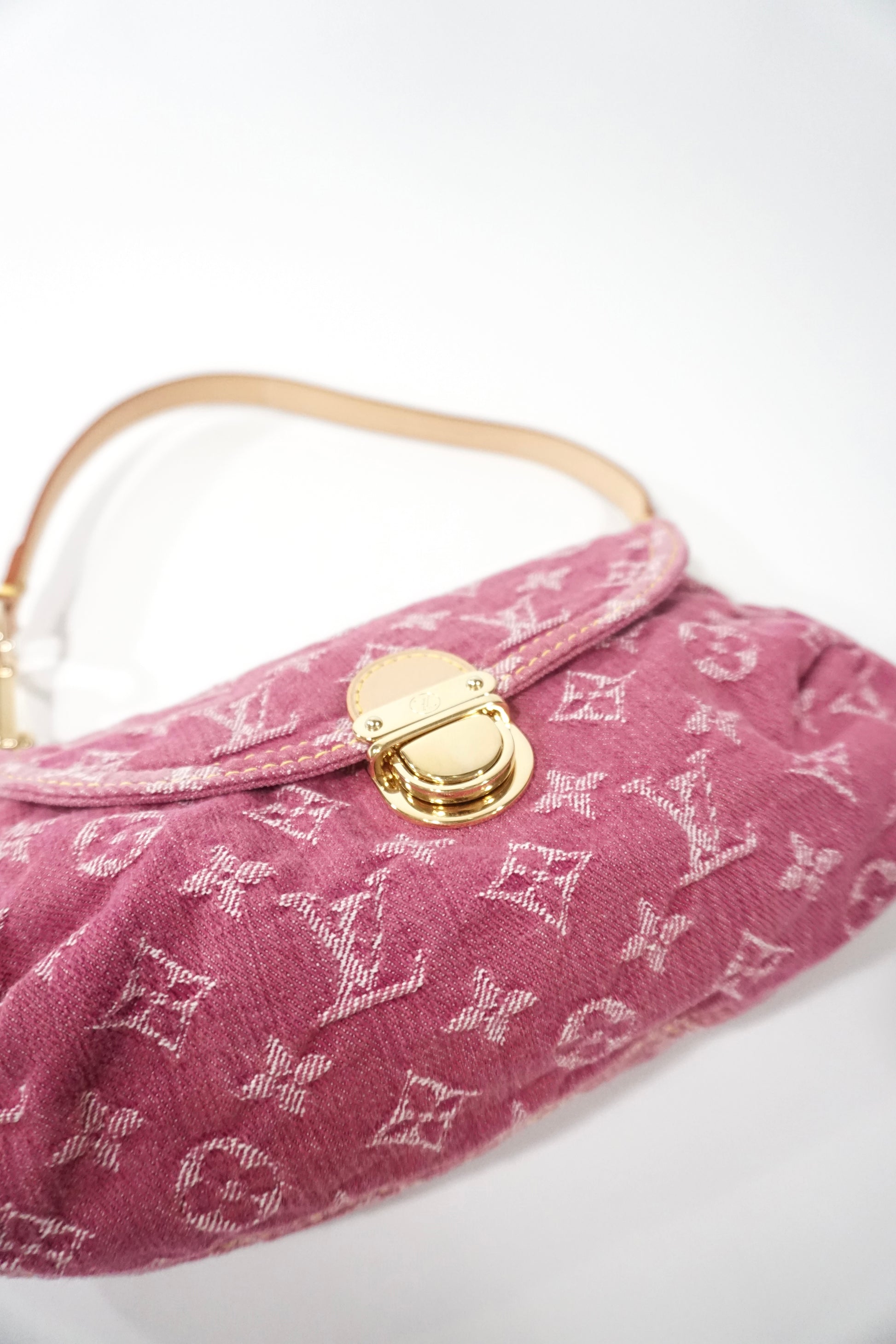 Pre-Owned Louis Vuitton Monogram Denim Pleaty Bag Pink - Classic Charmers