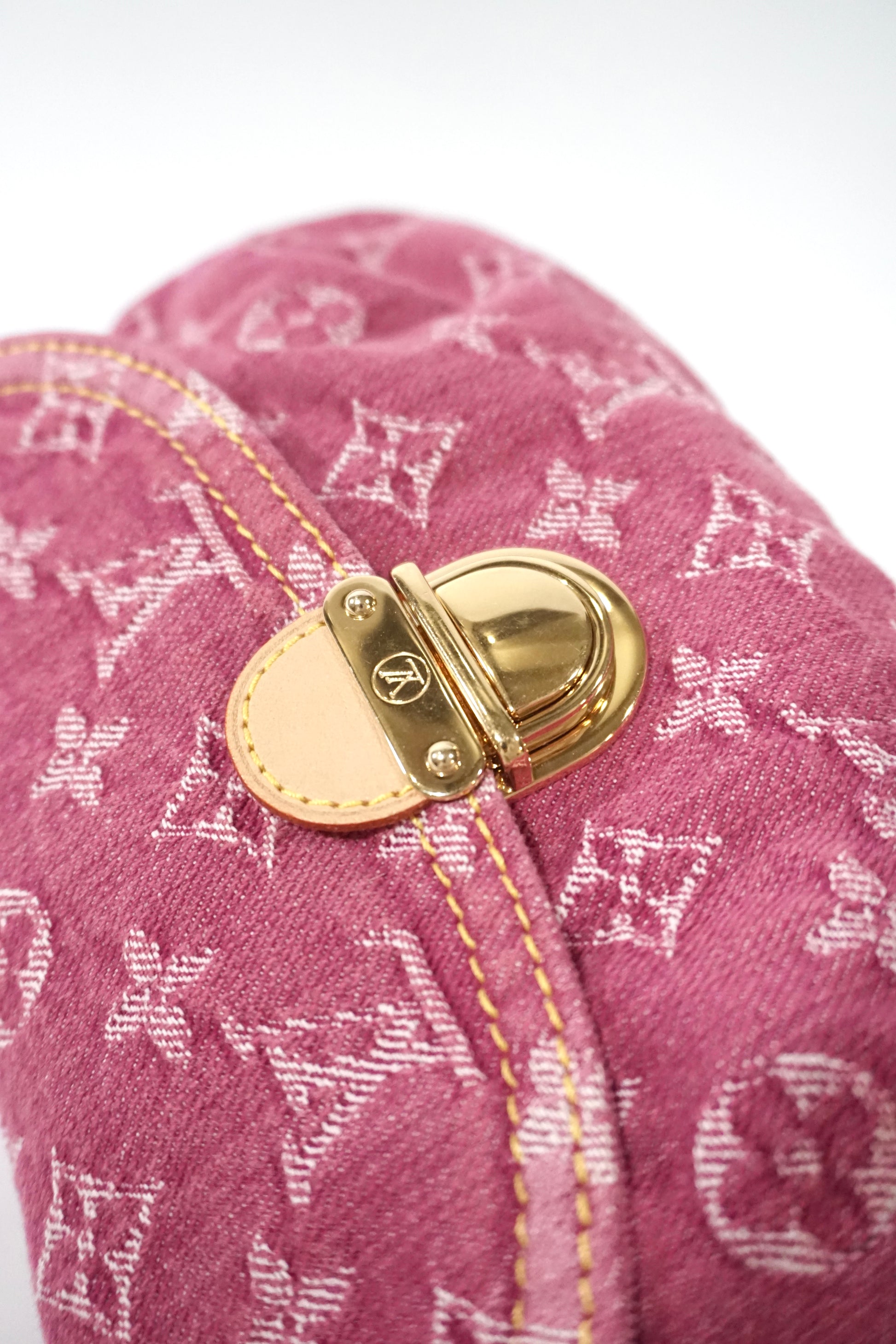 Pre-Owned Louis Vuitton Monogram Denim Pleaty Bag Pink - Classic Charmers