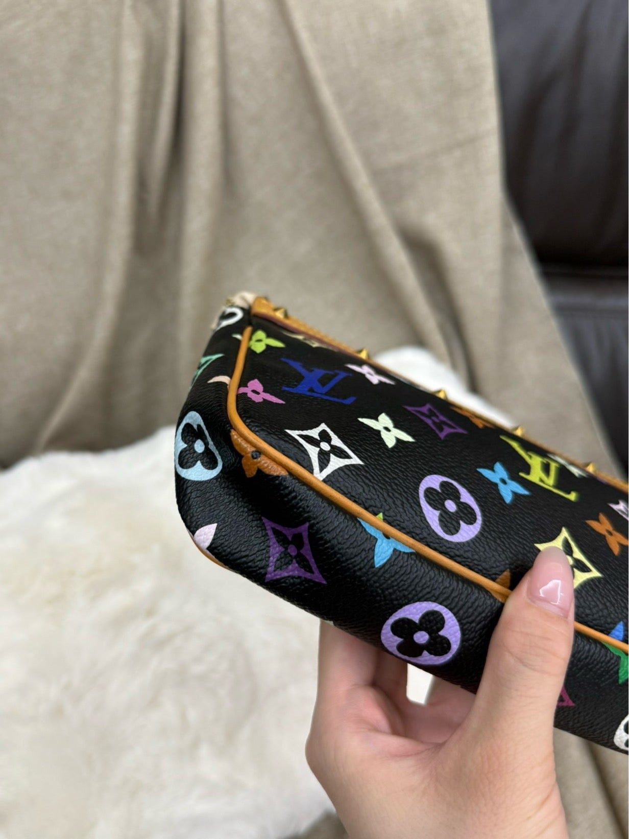 LOUIS VUITTON
Black Monogram Multicolor Accessories Pochette Bag