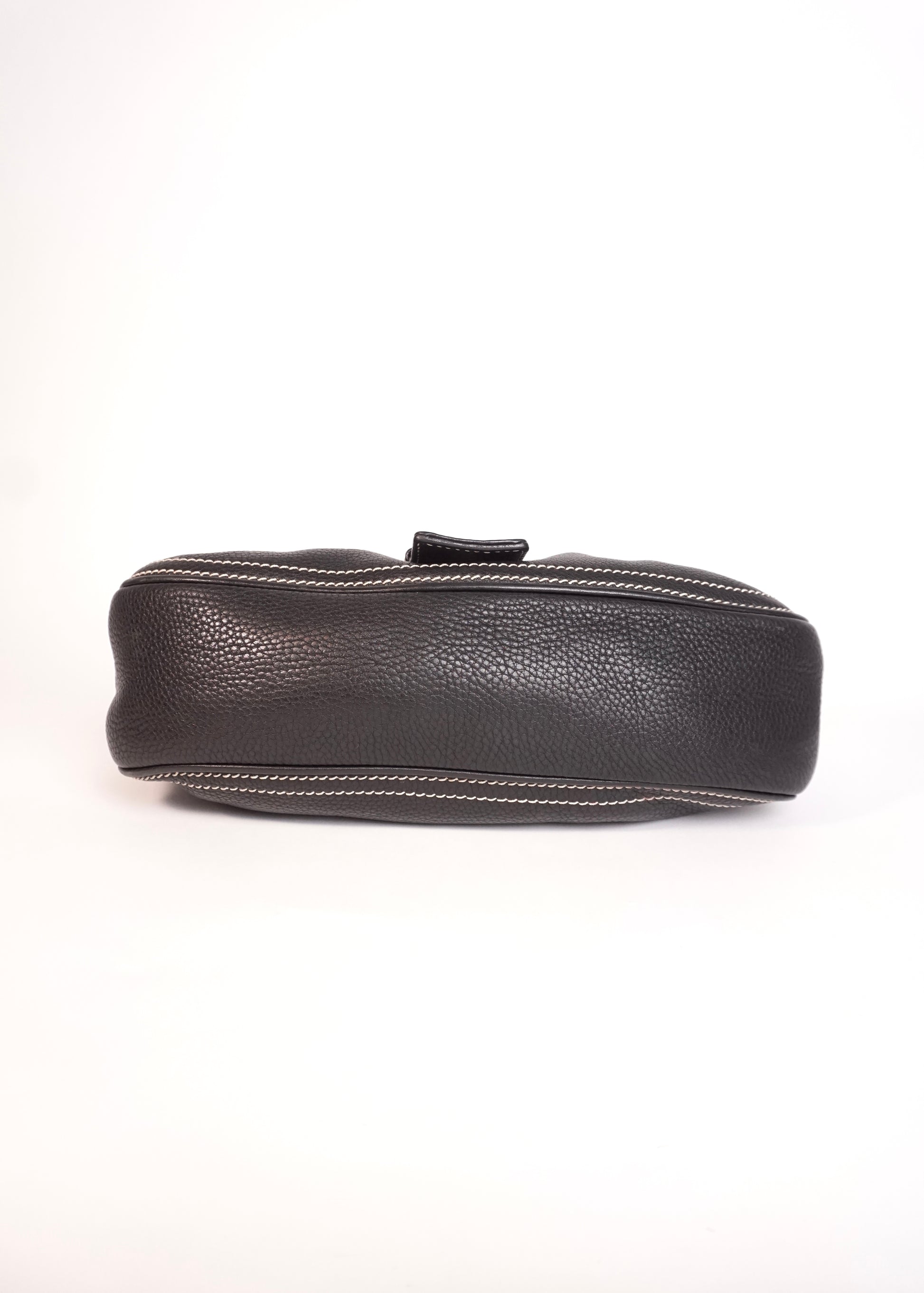 Pre-Owned Celine Buckle Flap Shoulder Bag Black Leather with Contrast Stitching - Classic Charmers