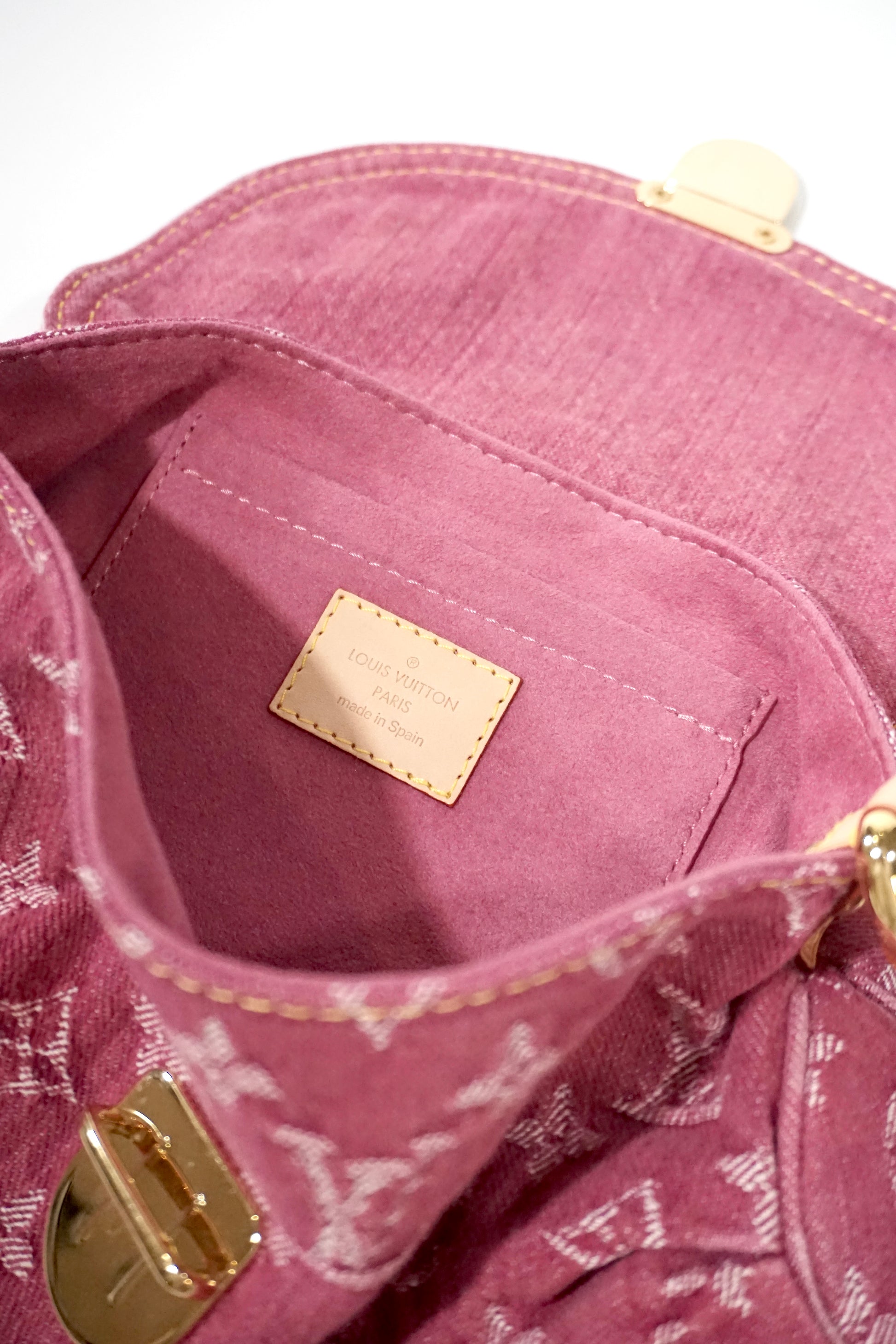 Pre-Owned Louis Vuitton Monogram Denim Pleaty Bag Pink - Classic Charmers