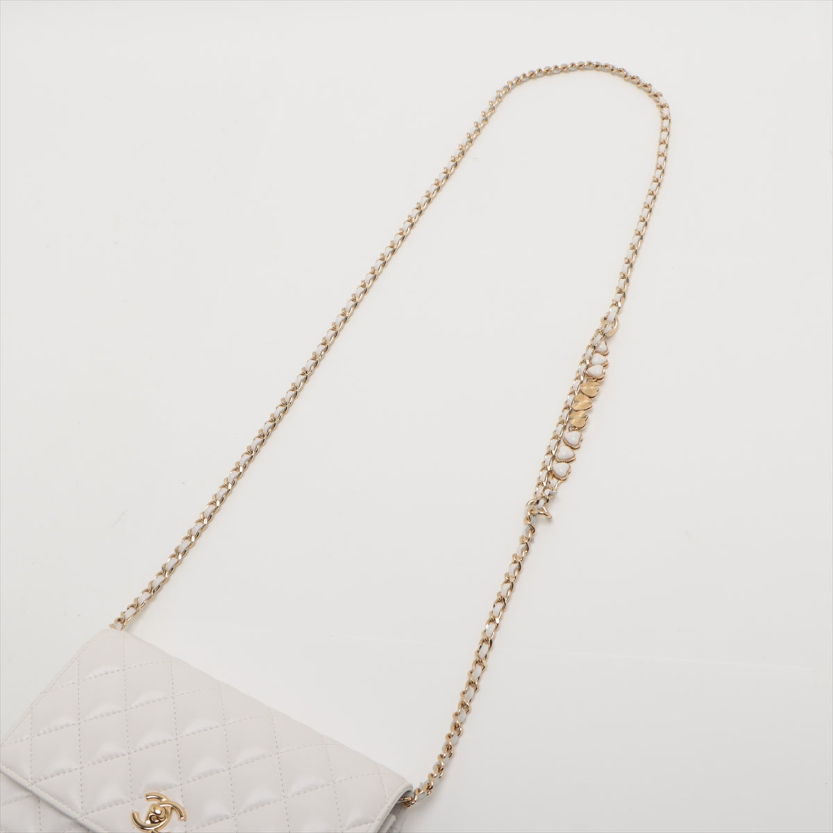 Pre-Owned Chanel Matelasse Lambskin Chain Wallet hearts White Gold Metal (metal serial sticker)