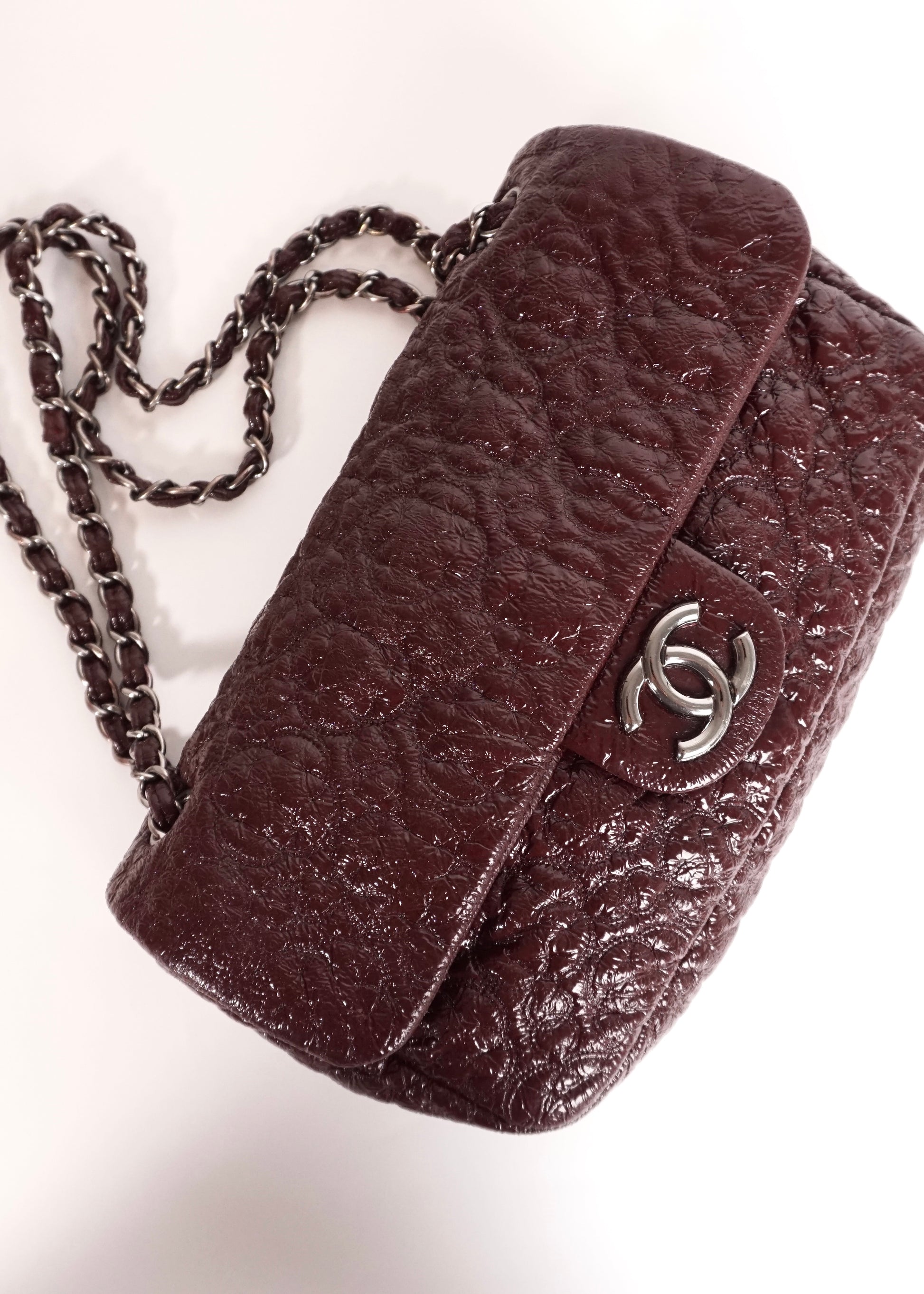 Pre-Owned Chanel Classic Flap Bag Quilted Crinkled Patent Leather Burgundy - Classic Charmers