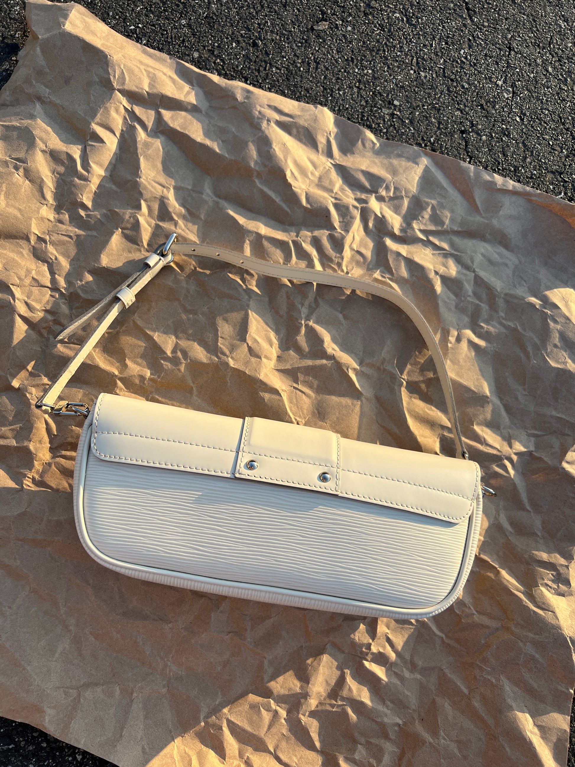 2007 Louis Vuitton Epi leather bag - Classic Charmers