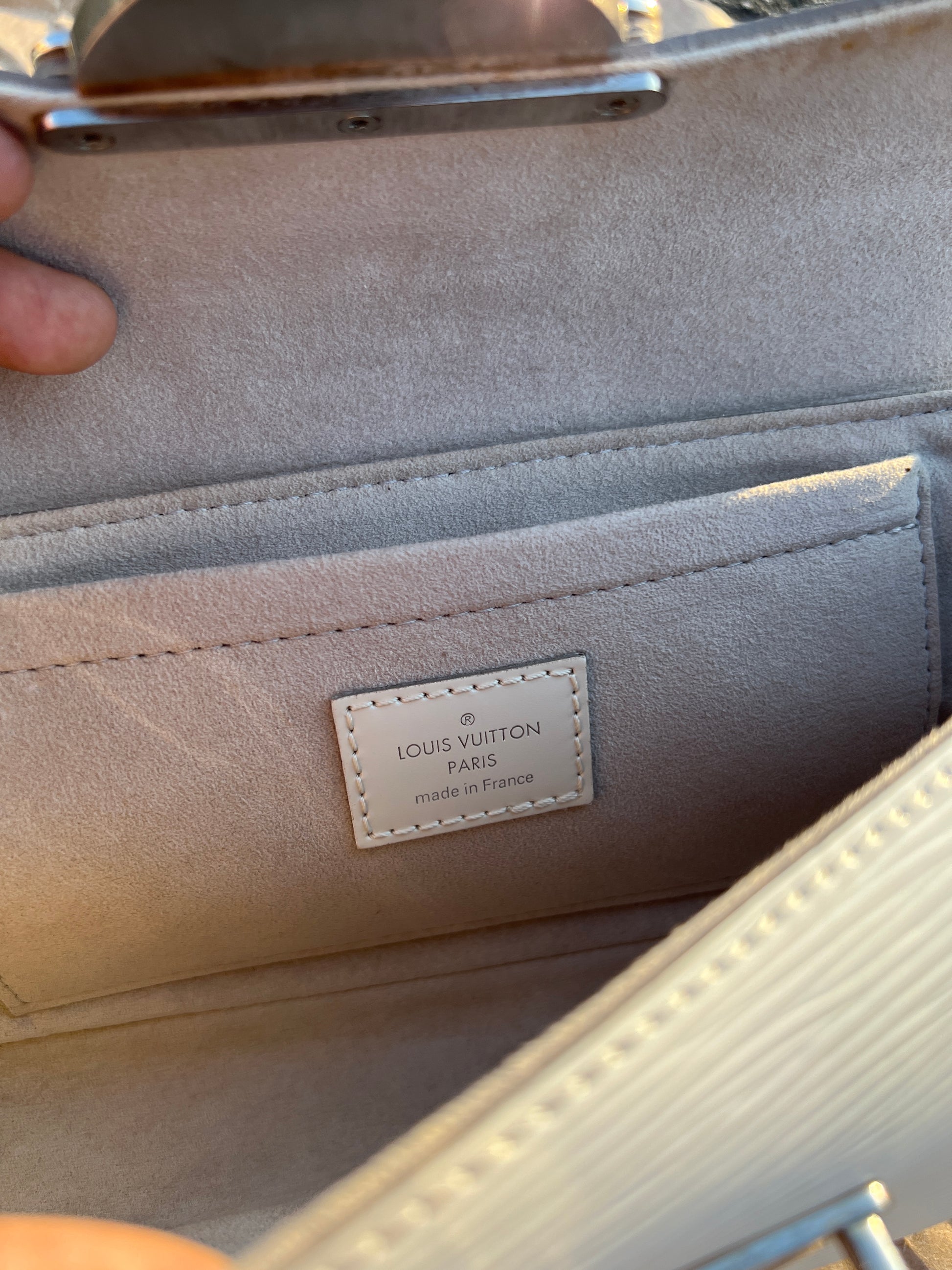 2007 Louis Vuitton Epi leather bag - Classic Charmers