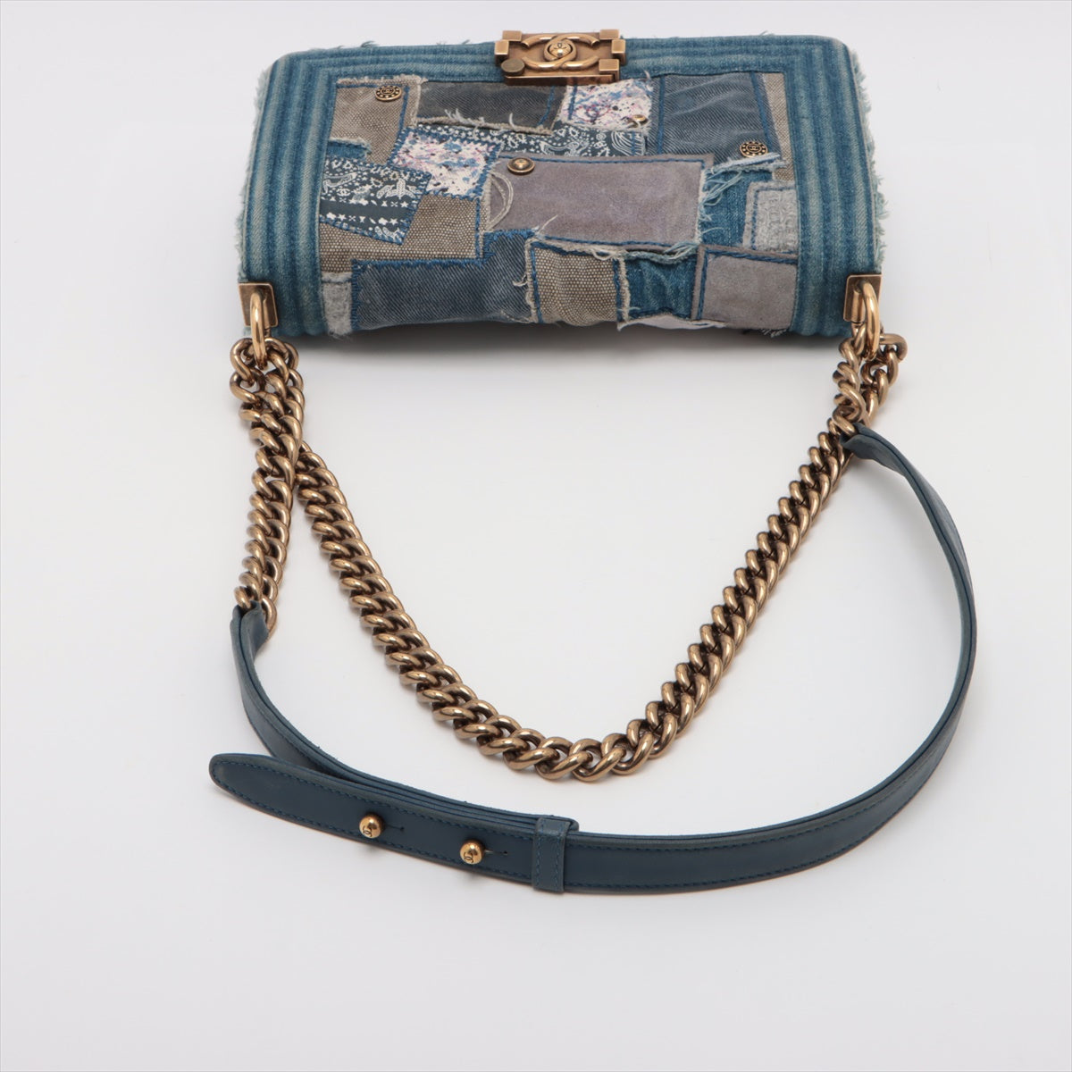 Pre-Owned Chanel Boy Chanel Denim Chain shoulder bag Patchwork Blue Gold Metal