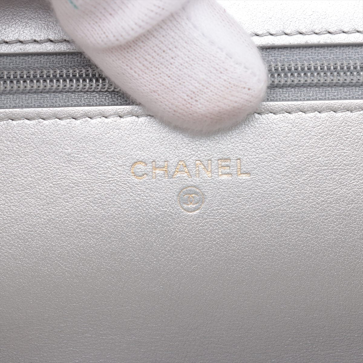 Pre-Ownedc Chanel CHANEL 19 Lambskin Chain Wallet Silver Gold Metal