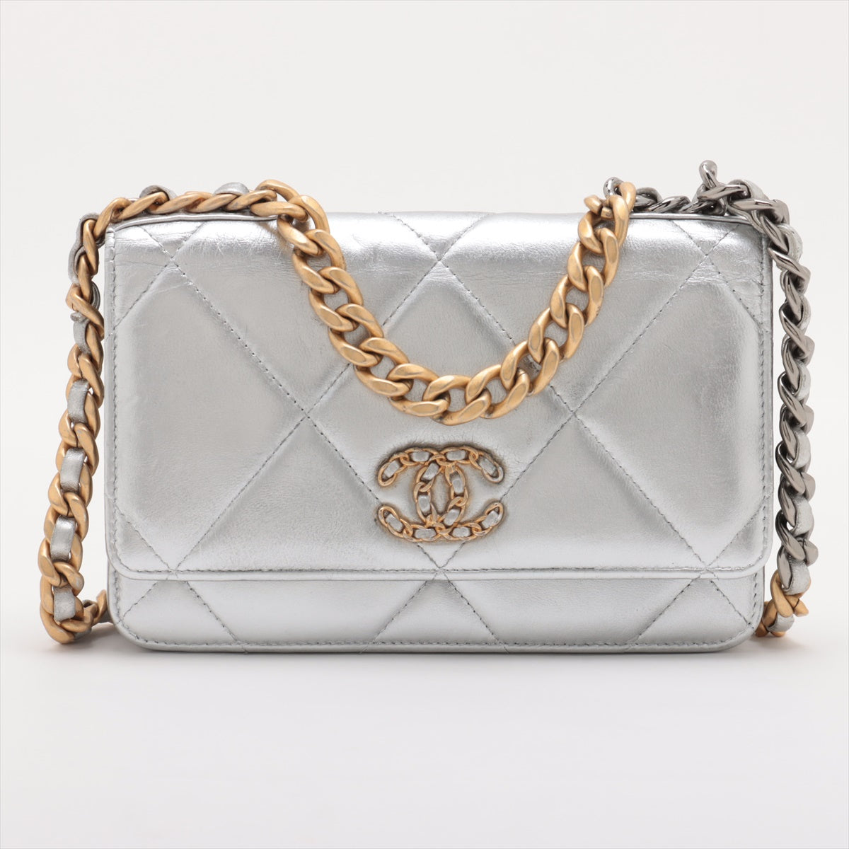 Pre-Ownedc Chanel CHANEL 19 Lambskin Chain Wallet Silver Gold Metal