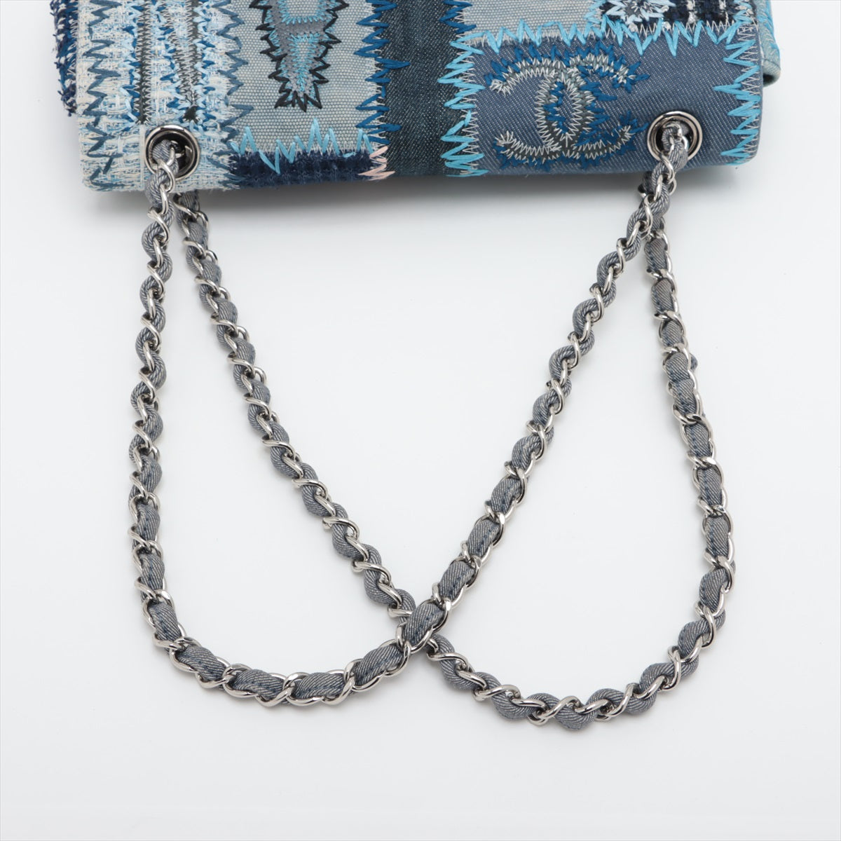 Pre-Owned Chanel 25cm Denim × Patent Leather Single Flap Double Chain Bag Patchwork Blue Silver Metal