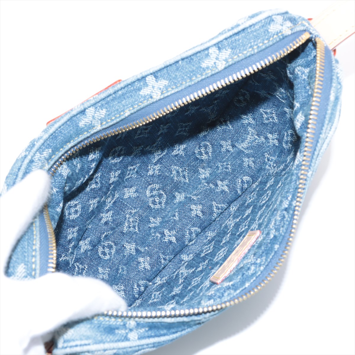 Pre-Owned Louis Vuitton LV remix croissants M46856